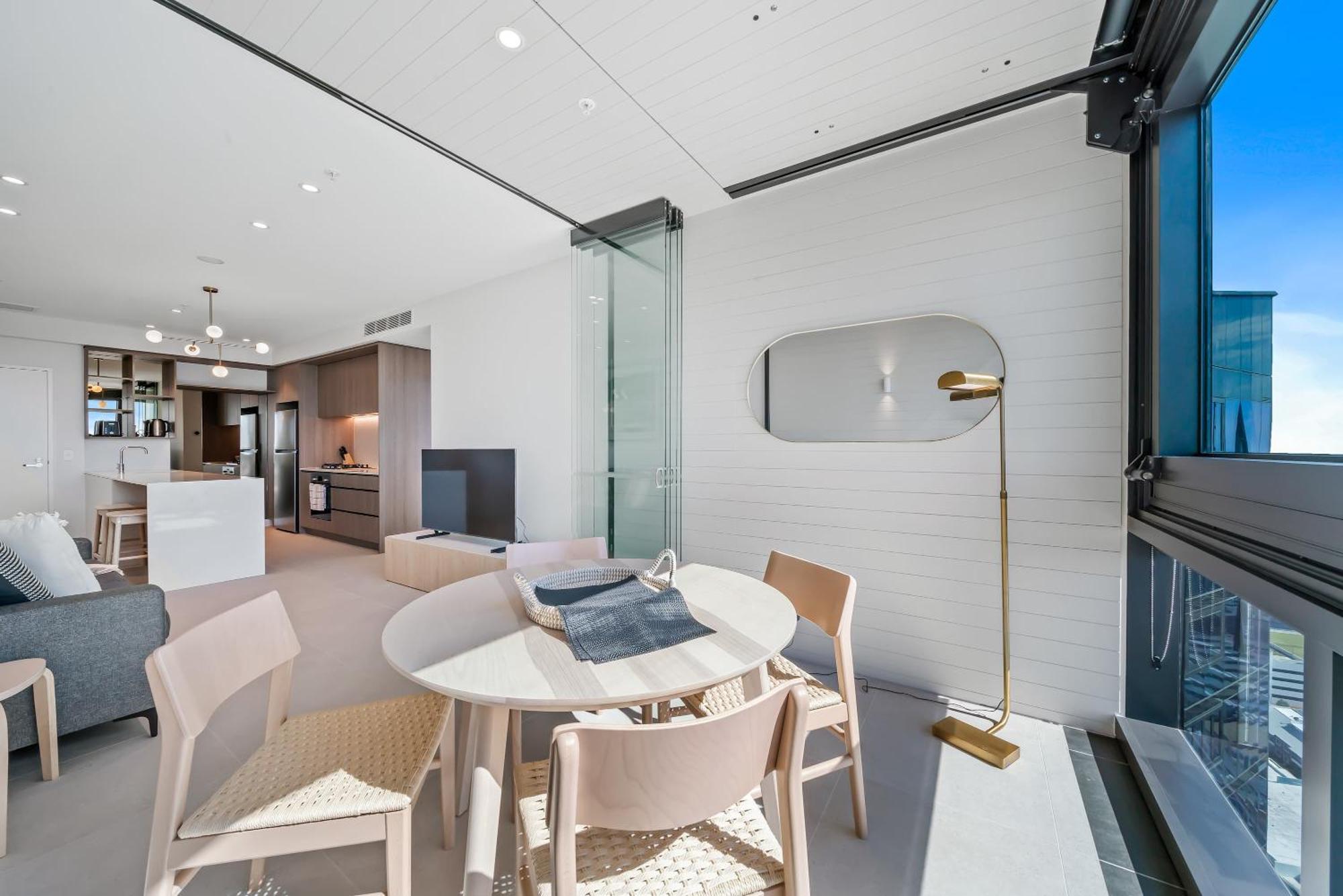 Brand New Luxurious 1 Bedroom Cbd