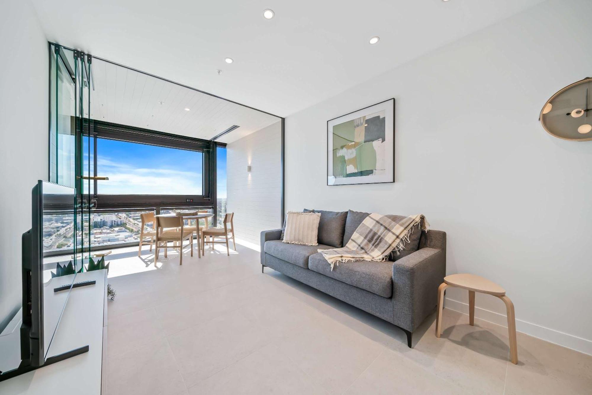 Brand New Luxurious 1 Bedroom Cbd *