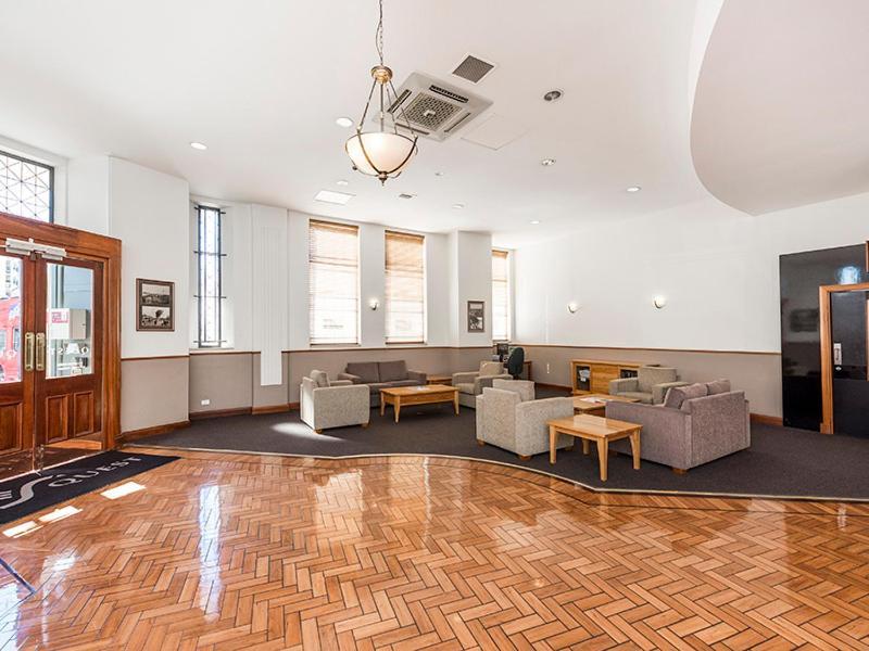 Apartment Spacious 1Bdr Fast Wi-Fi Near Rac Arena *