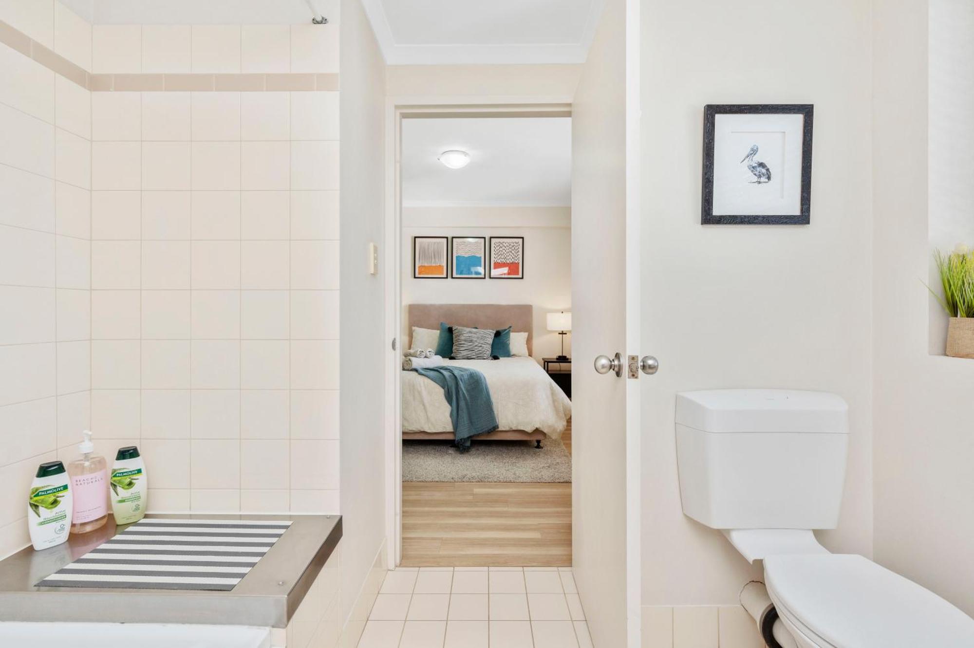 Spacious 1Bdr Fast Wi-Fi Near Rac Arena *