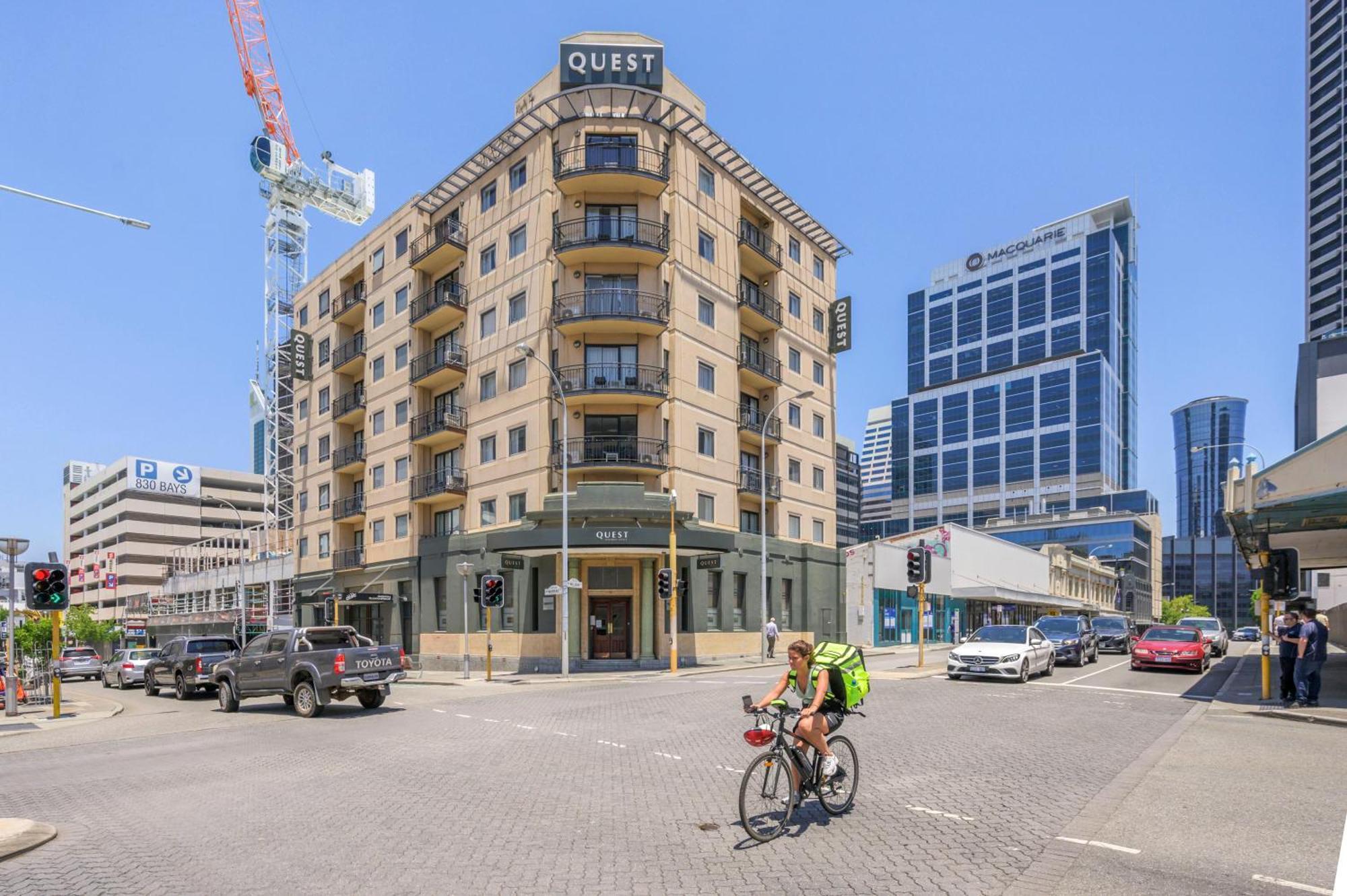 Spacious 1Bdr Fast Wi-Fi Near Rac Arena *
