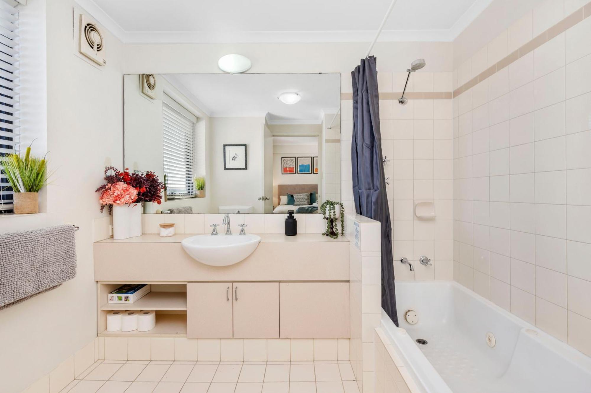 Spacious 1Bdr Fast Wi-Fi Near Rac Arena *