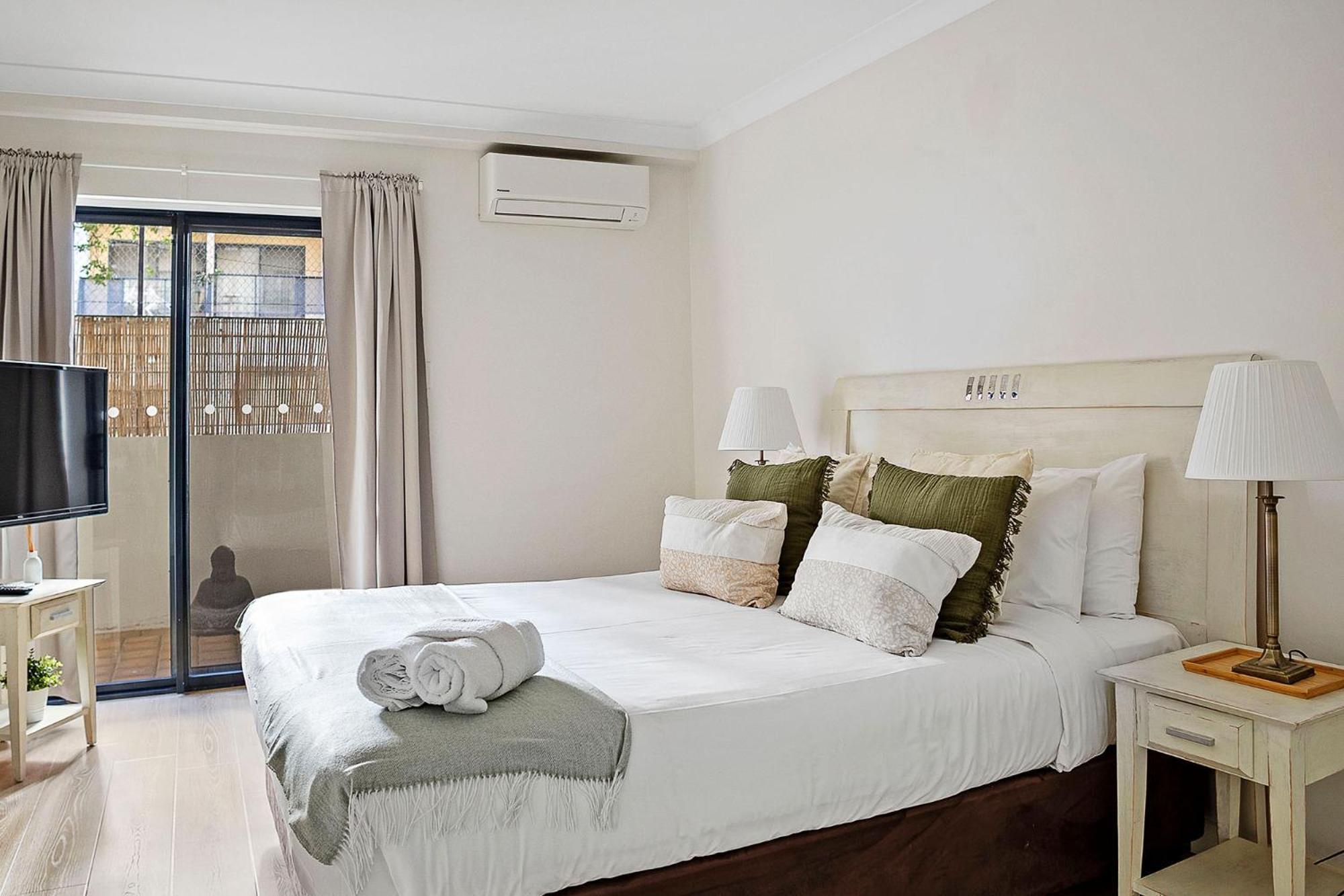 2 Paradise Pool Parking Huge 1br Cbd Apartment Perth