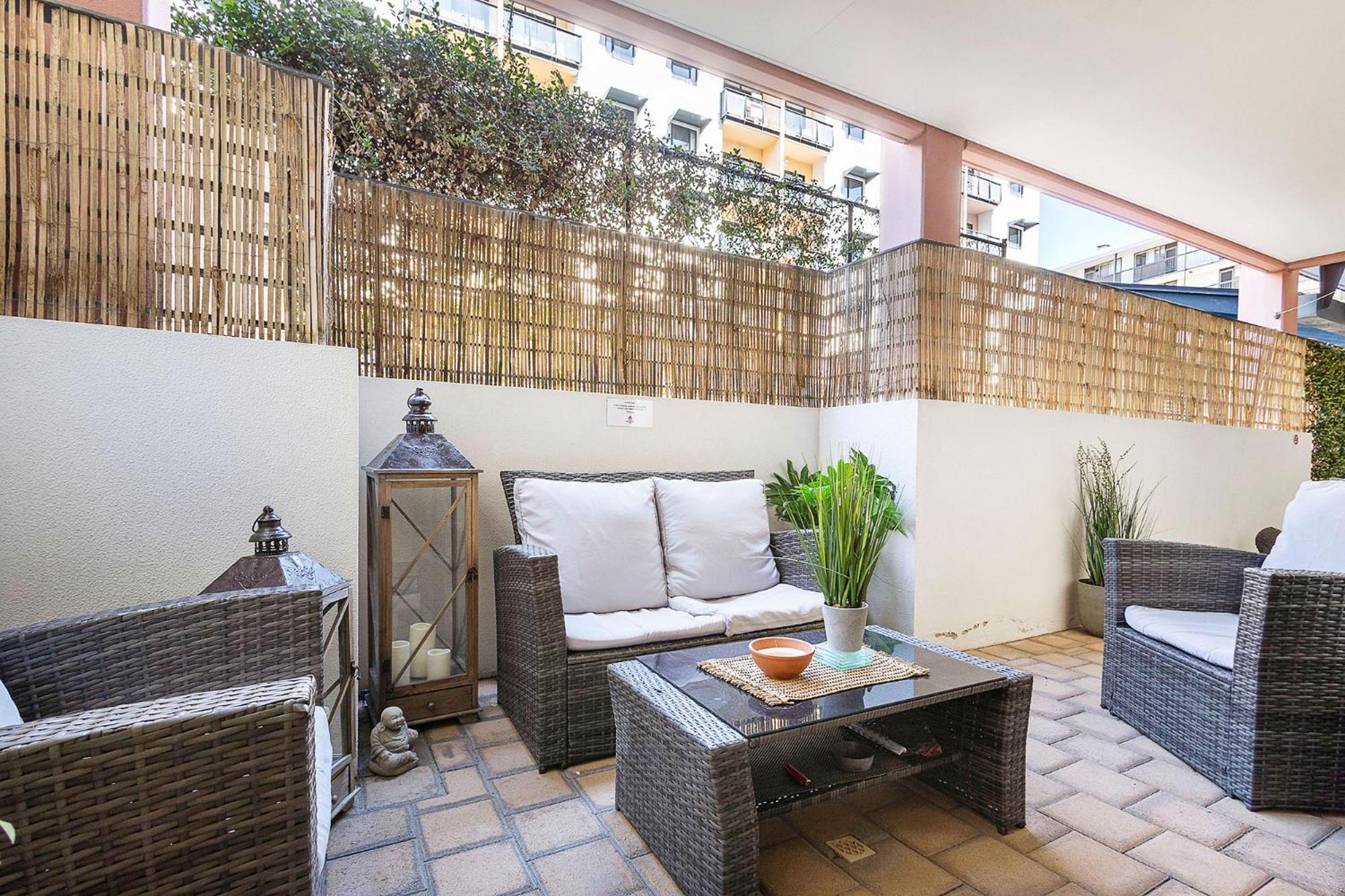 2 Paradise Pool Parking Huge 1br Cbd Apartment