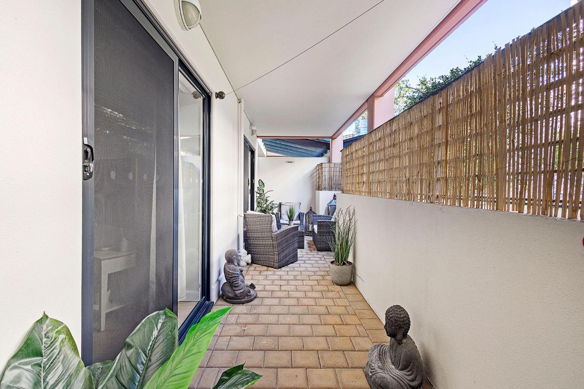 Apartment 2 Paradise Pool Parking Huge 1br Cbd *