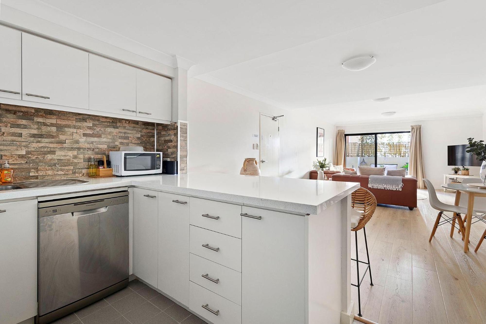 2 Paradise Pool Parking Huge 1br Cbd Apartment Perth