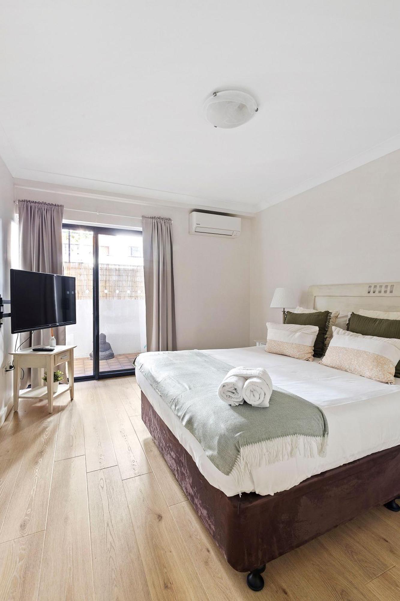 2 Paradise Pool Parking Huge 1br Cbd Perth
