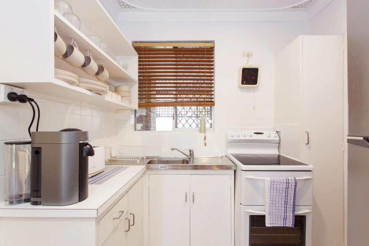 Suburban Escape Apartment *