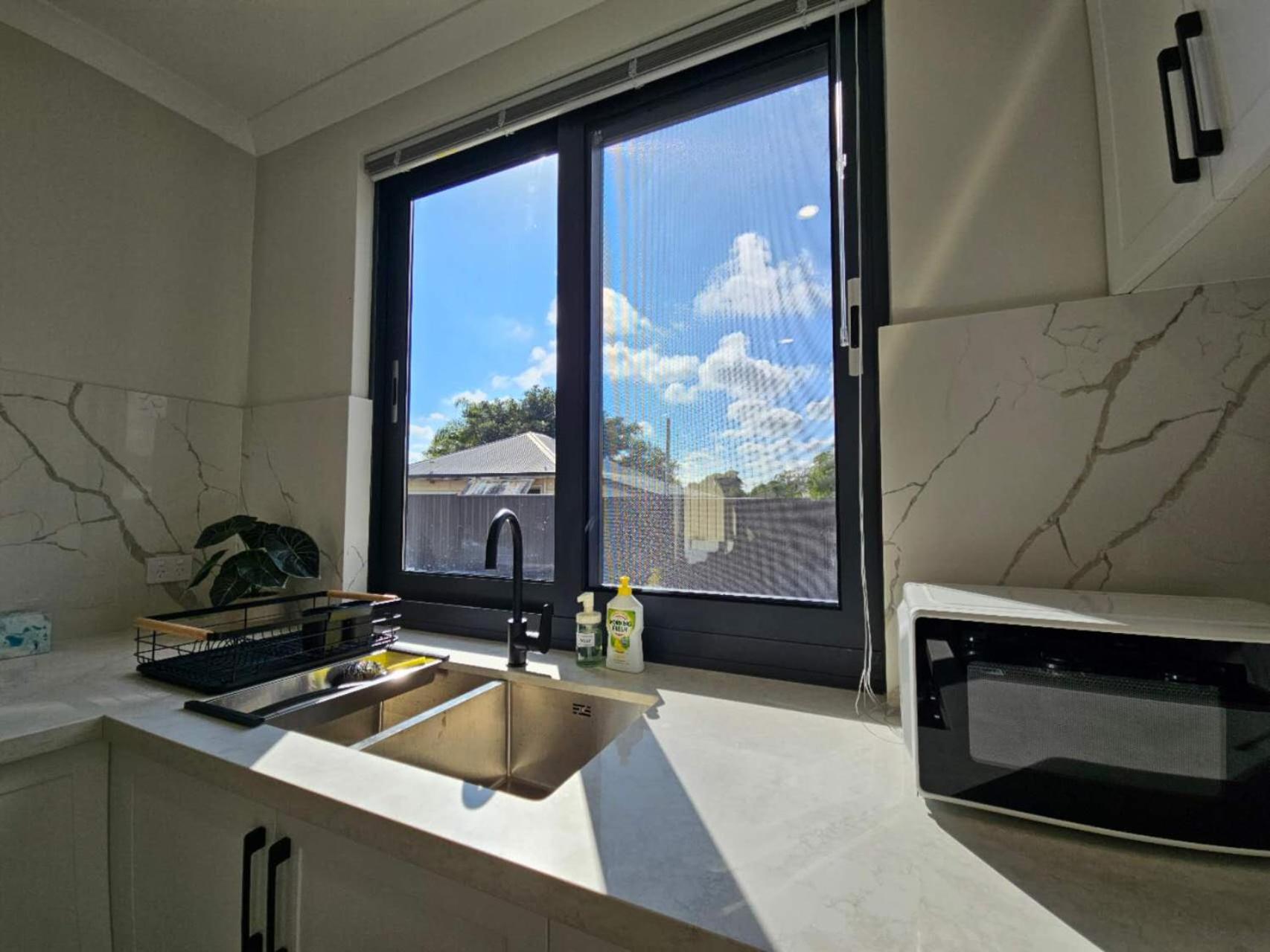 Premium Modern Homestay-Walk To Curtin University *