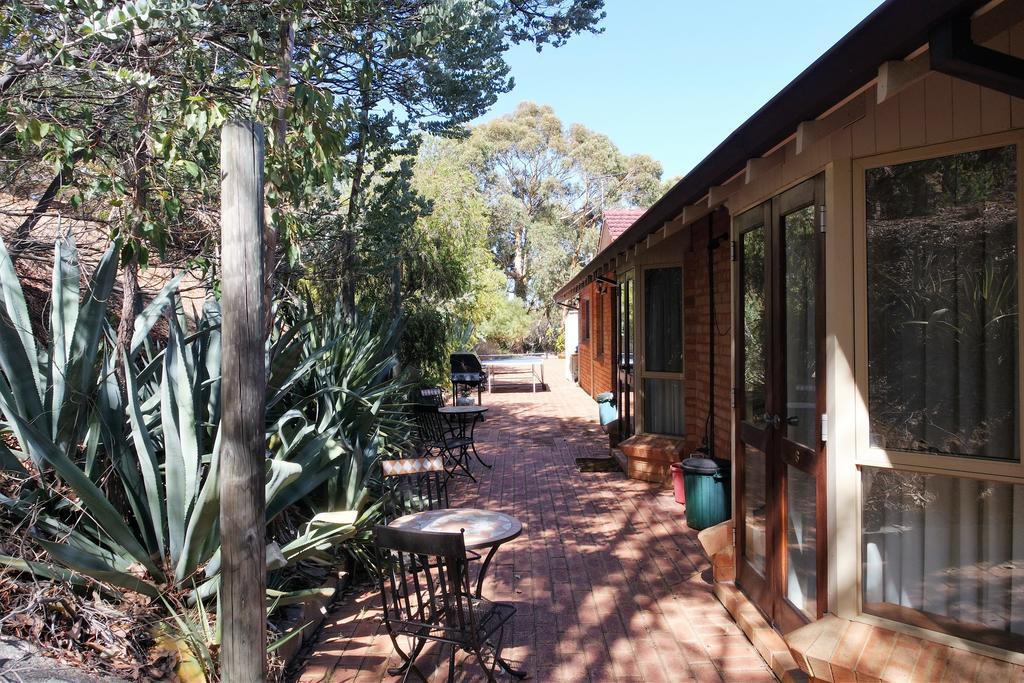 Eleebana Guest house