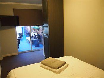 Brewer Street 3*