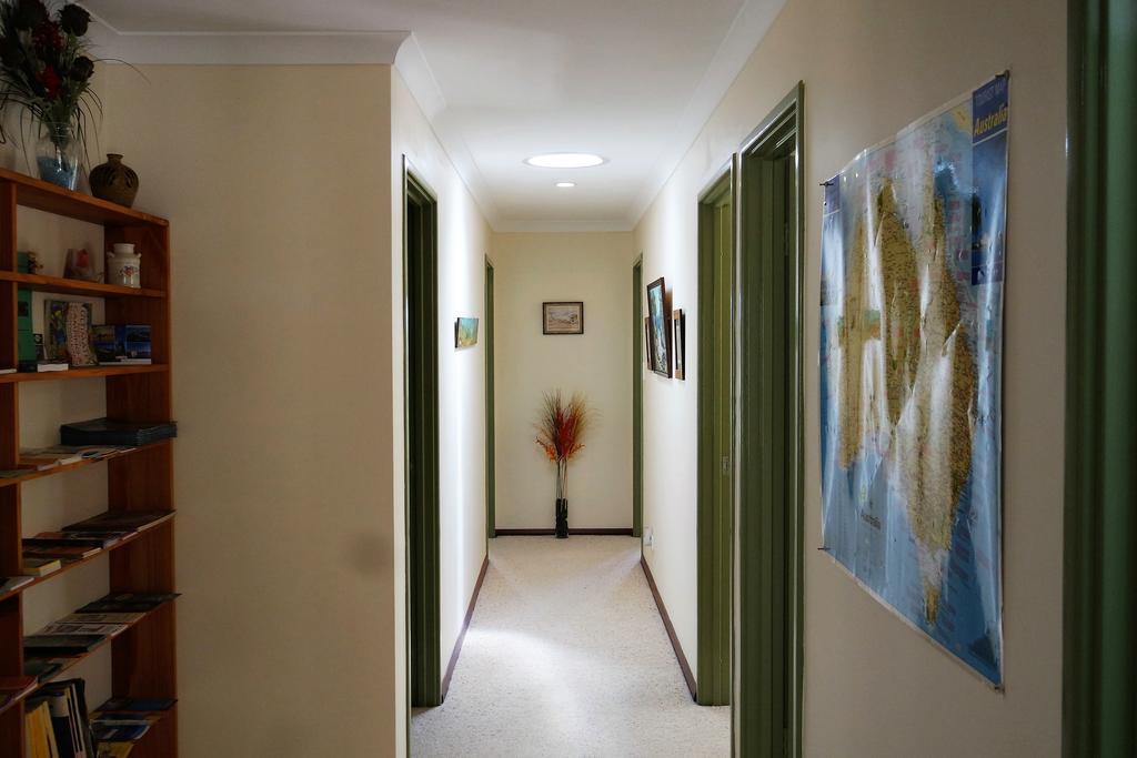 Eleebana Guest house Perth