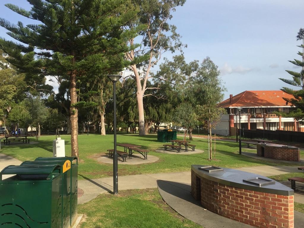 Applecross Village Apartment *