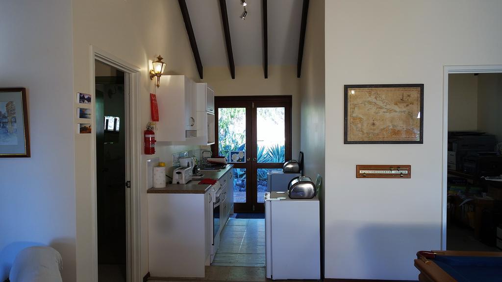 Eleebana Guest house 3*