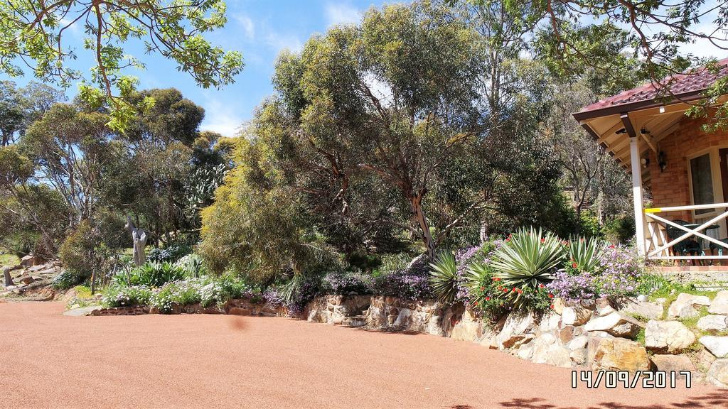 Eleebana Perth