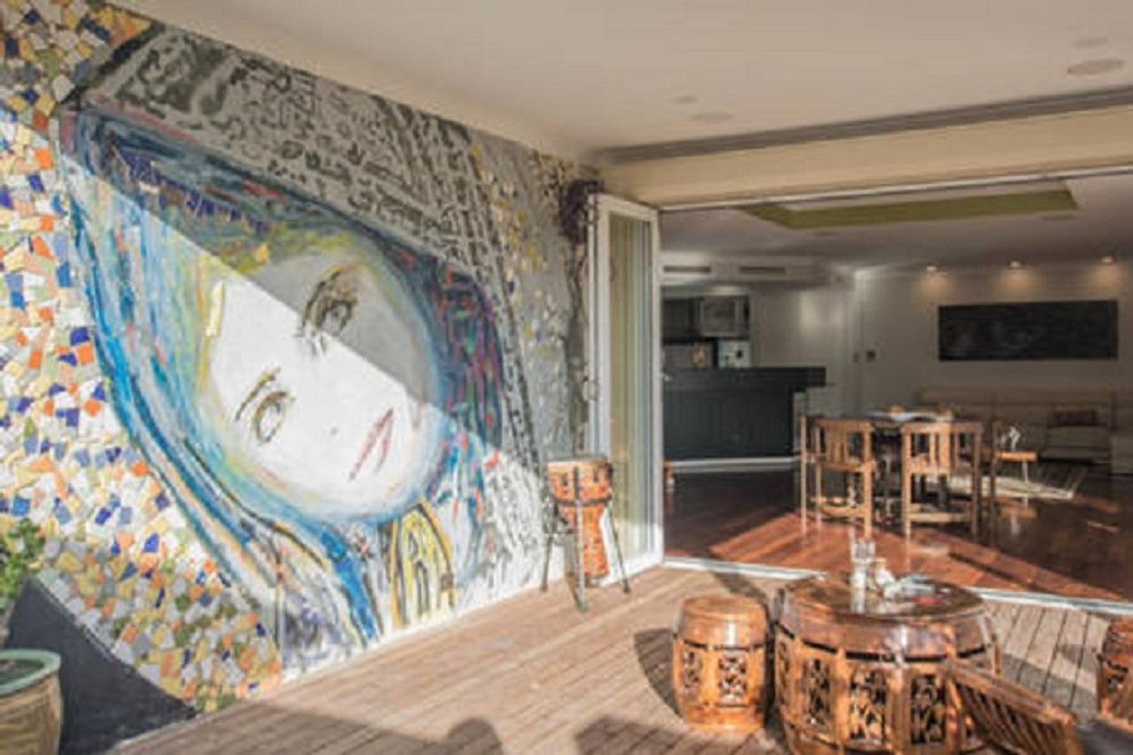 Dave's Art House Guest house Perth
