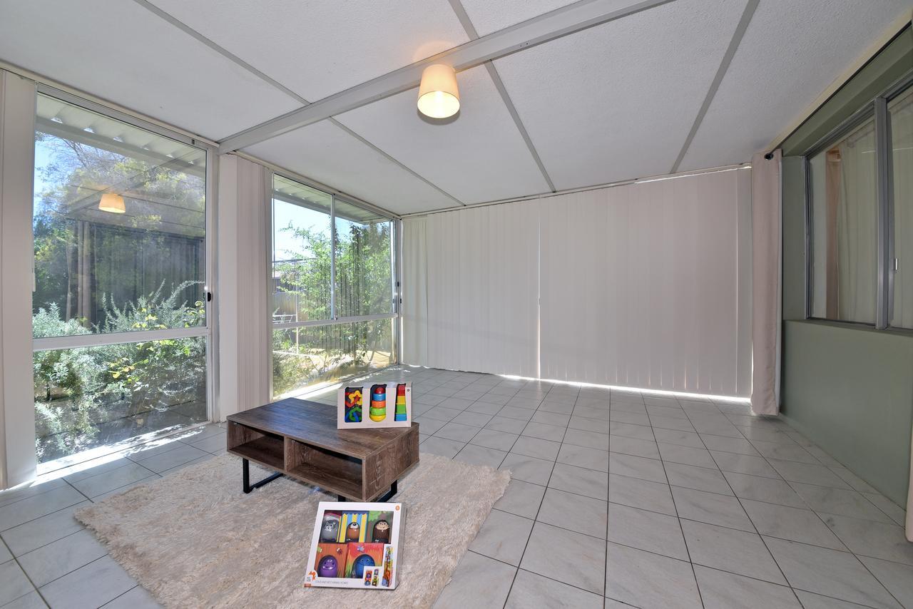 Entire House Close To Airport And Holiday home Perth
