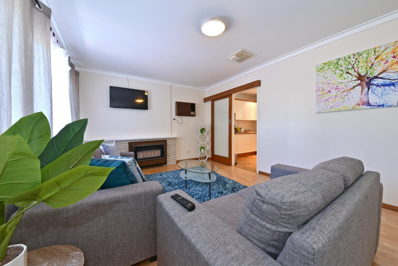 Holiday home Entire House Close To Airport And *