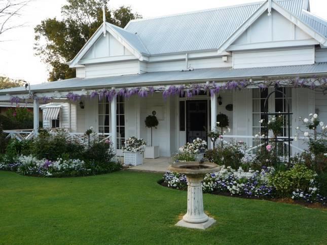 The Hollies Bed & Breakfast