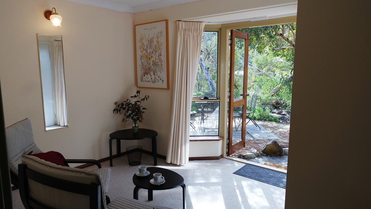 Eleebana Guest house 3*